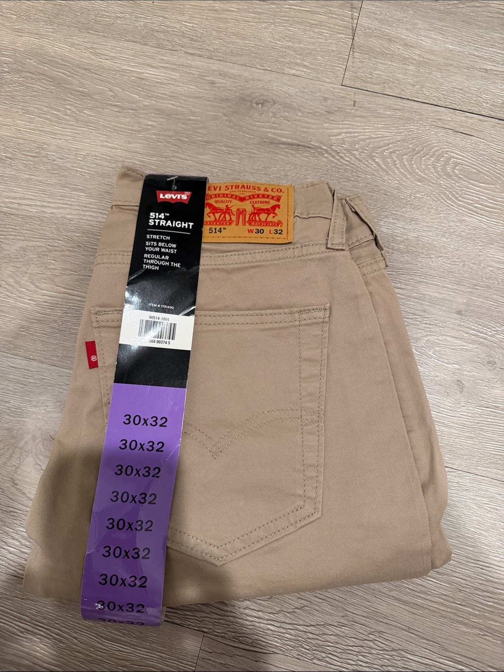 Levi's 514 Straight Men’s Size waist 30 and length 32 Jeans in Tan